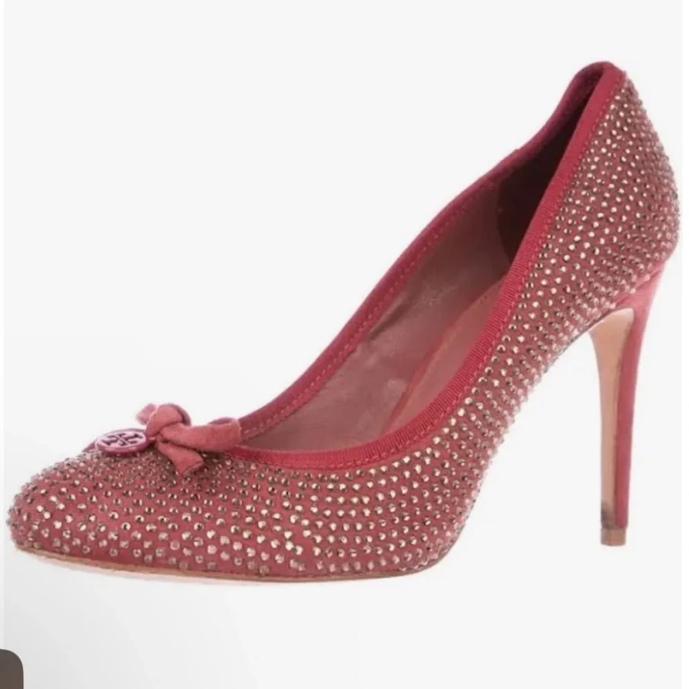 Tory Burch Phoenix Charm Logo Pumps Size 7.5M Pave Crystal‎ Conceria Cameo Shoes